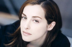 Amira Casar - bio and intersting facts about personal life.