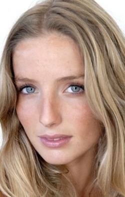 Annabelle Wallis - bio and intersting facts about personal life.