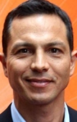 Benjamin Bratt - bio and intersting facts about personal life.