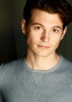 Bryan Dechart - bio and intersting facts about personal life.