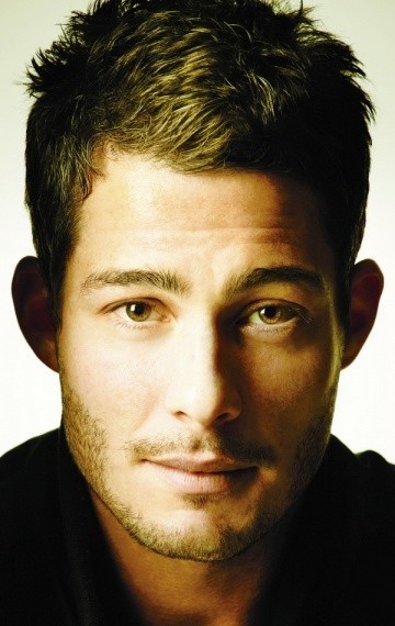 Brian Hallisay - bio and intersting facts about personal life.