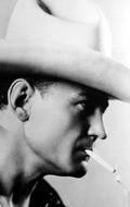 Buck Jones - bio and intersting facts about personal life.