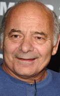 Burt Young - bio and intersting facts about personal life.
