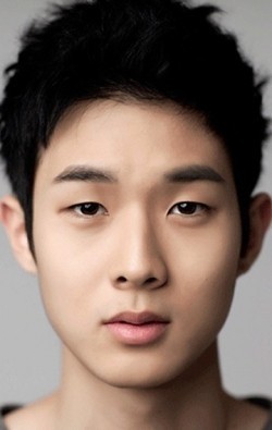Choi Woo-sik - bio and intersting facts about personal life.