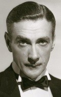Clifton Webb - bio and intersting facts about personal life.