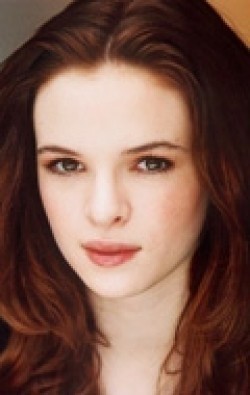 Danielle Panabaker - bio and intersting facts about personal life.