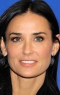 Demi Moore - bio and intersting facts about personal life.