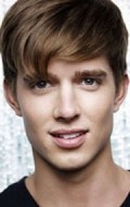 Drew Van Acker - bio and intersting facts about personal life.