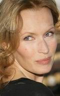 Estelle Lefebure - bio and intersting facts about personal life.