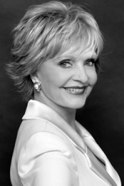 Florence Henderson - bio and intersting facts about personal life.