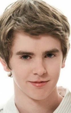 Freddie Highmore - bio and intersting facts about personal life.