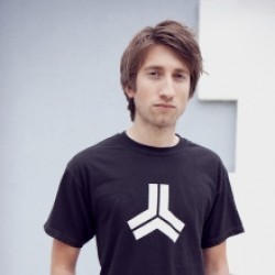 Gavin Free - bio and intersting facts about personal life.