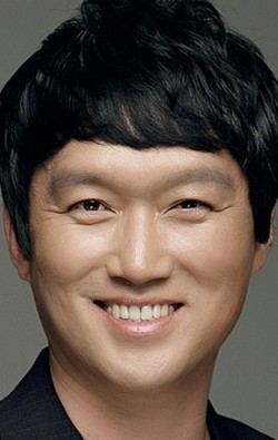 Go Myung Hwan - bio and intersting facts about personal life.
