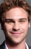 Grey Damon - bio and intersting facts about personal life.