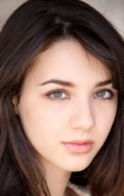 Hannah Marks - bio and intersting facts about personal life.