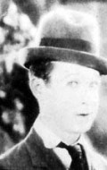 Harry Langdon - bio and intersting facts about personal life.