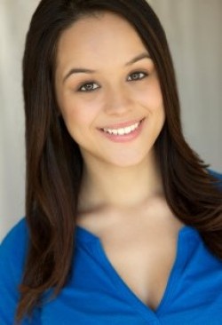 Hayley Orrantia - bio and intersting facts about personal life.