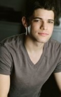 Jeremy Jordan - bio and intersting facts about personal life.