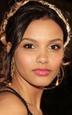 Jessica Lucas - bio and intersting facts about personal life.
