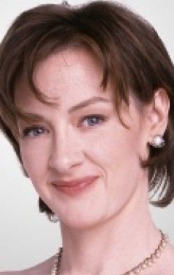 Joan Cusack - bio and intersting facts about personal life.