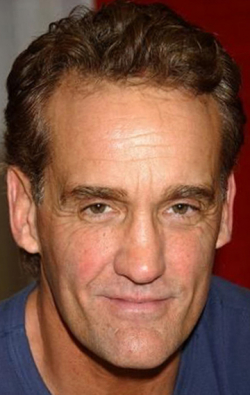 John Wesley Shipp - bio and intersting facts about personal life.