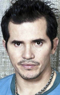 John Leguizamo - bio and intersting facts about personal life.