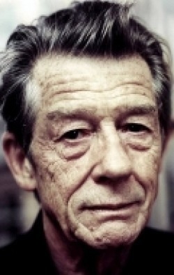 John Hurt - bio and intersting facts about personal life.