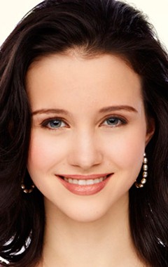 Julia Goldani Telles - bio and intersting facts about personal life.