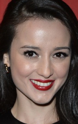 Julie Estelle - bio and intersting facts about personal life.