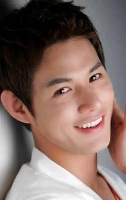 Jun Ji Hoo - bio and intersting facts about personal life.