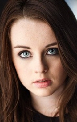 Kacey Rohl - bio and intersting facts about personal life.
