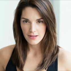 Kelli Barrett - bio and intersting facts about personal life.