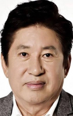 Recent Kim Yong Geon pictures.