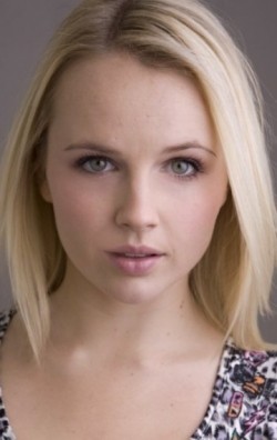 Kimberley Crossman - bio and intersting facts about personal life.