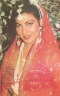 Kimi Katkar - bio and intersting facts about personal life.