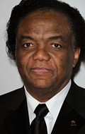 Lamont Dozier - bio and intersting facts about personal life.
