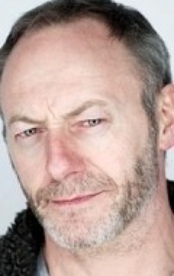 Liam Cunningham - bio and intersting facts about personal life.