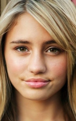 Lia Marie Johnson - bio and intersting facts about personal life.