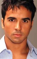 Luis Fonsi - bio and intersting facts about personal life.