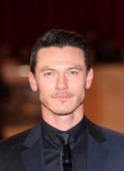 Luke Evans - bio and intersting facts about personal life.
