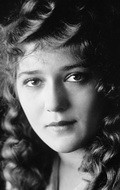 Mary Pickford - wallpapers.
