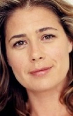 Maura Tierney - bio and intersting facts about personal life.