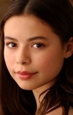 Miranda Cosgrove - bio and intersting facts about personal life.