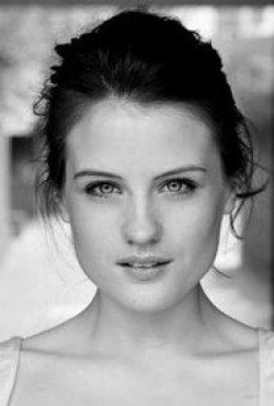 Nika McGuigan - bio and intersting facts about personal life.
