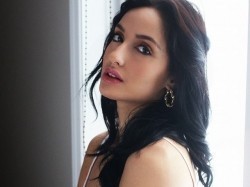 Nora Fatehi - bio and intersting facts about personal life.