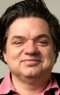 Oliver Platt - bio and intersting facts about personal life.