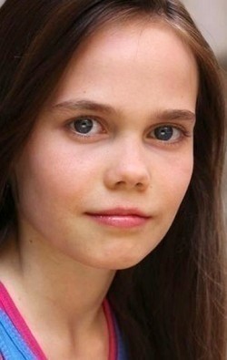 Oona Laurence - bio and intersting facts about personal life.