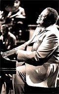 Oscar Peterson - bio and intersting facts about personal life.