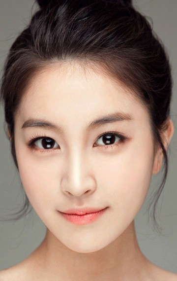 Park Min Ji - bio and intersting facts about personal life.