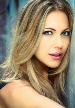 Pascale Hutton - wallpapers.